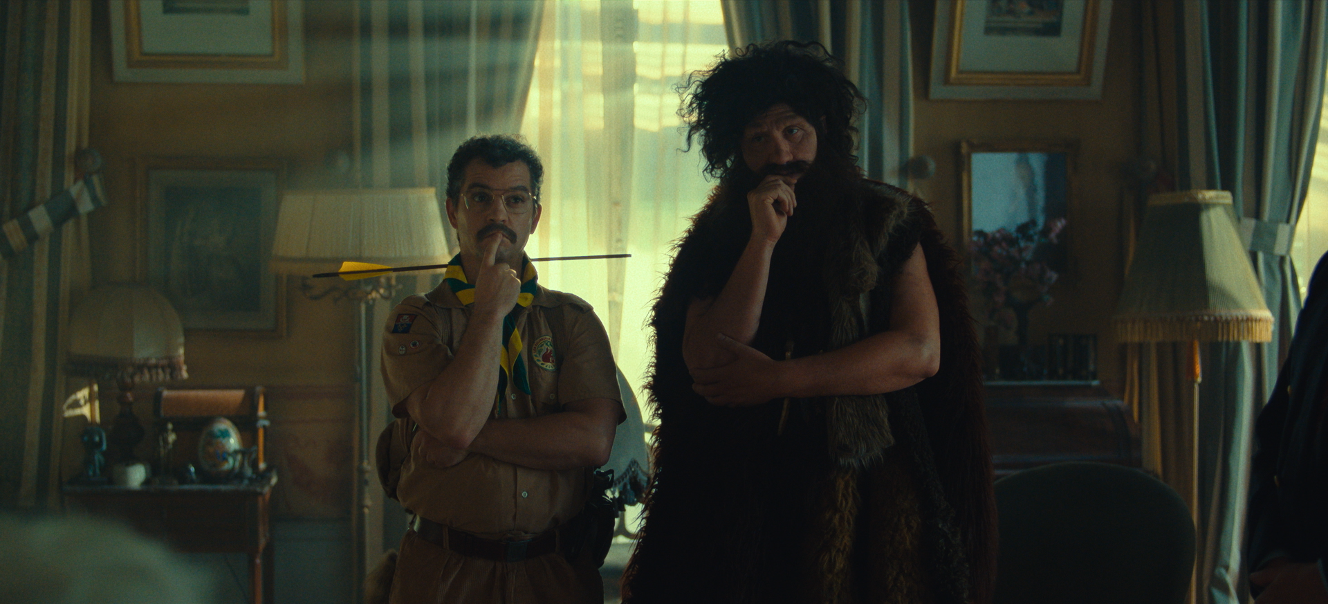 Ghosts_6_250115_GHOSTS_S01E06_TEXTESS_PI_DI_422HQ_VO_20.00_15_14_17.Still192.png