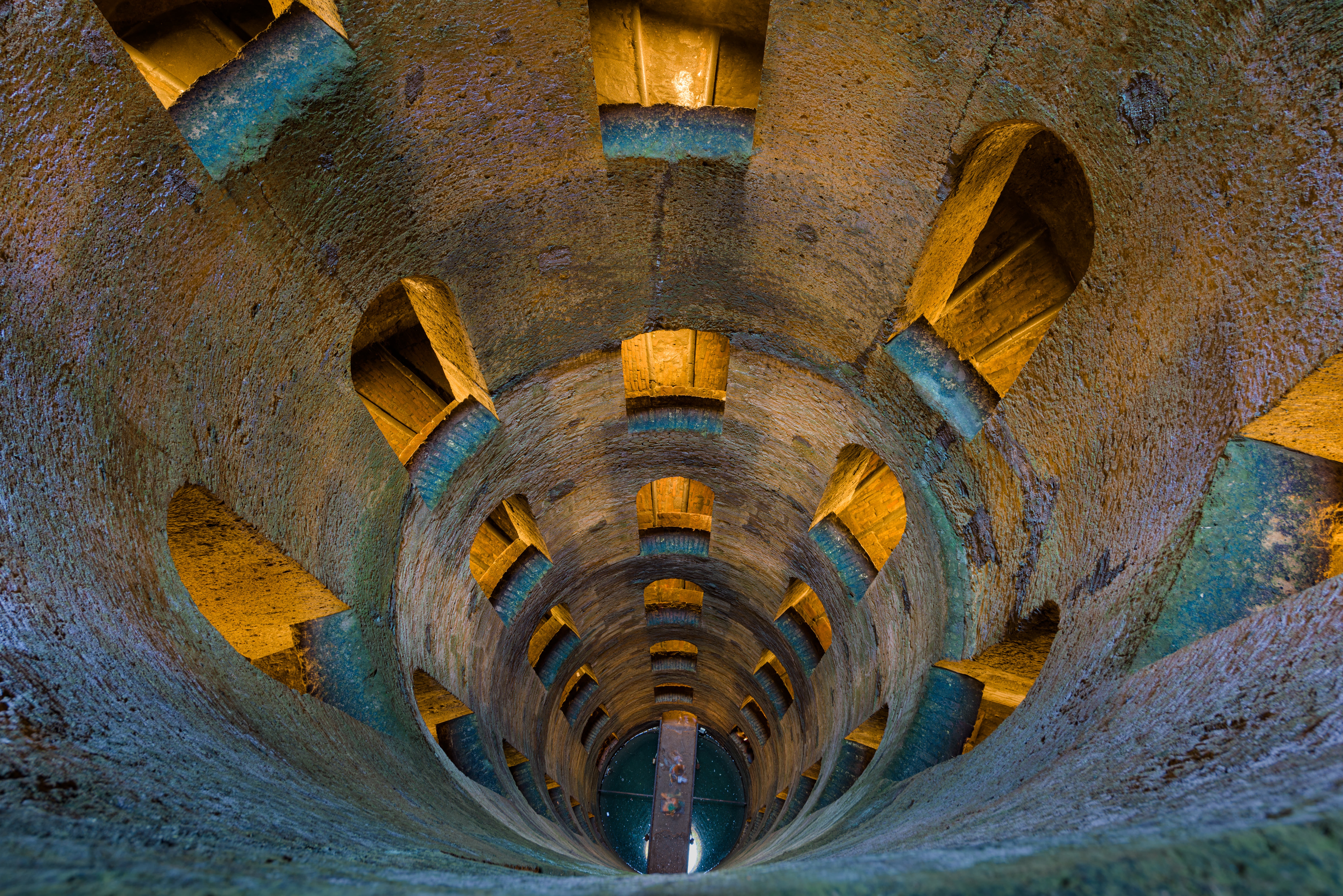 101_UndergroundCitiesAndChambers_HiddenBeneathTheCities_04.jpg