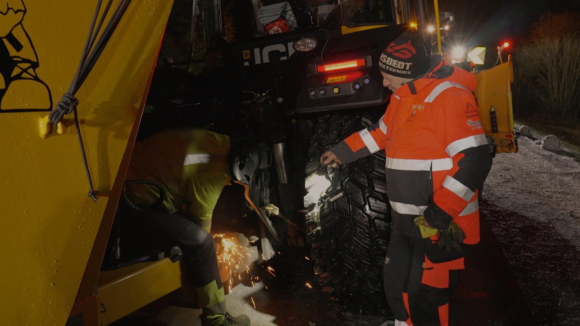 1005_ThePerfectStorm_IceRoadRescue_HD_05.jpg