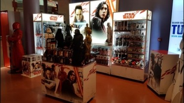 Ouverture de magasins éphémères Star Wars™  dans les cinémas Gaumont et Pathé