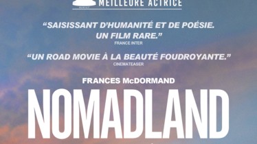 Après la consécration lors de la 93ème cérémonie des Oscars, NOMADLAND dévoile sa nouvelle bande-annonce et vous plonge dans une bouleversante ode à la libérté