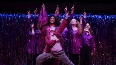 Que le spectacle commence !  « TREVOR : LA COMEDIE MUSICALE » se dévoile à travers une bande-annonce et une affiche