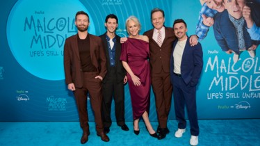 « MALCOLM : RIEN N’A CHANGÉ » I SIGNE SON GRAND RETOUR LORS D’UNE AVANT-PREMIÈRE MONDIALE À NEW YORK EN PRÉSENCE DE BRYAN CRANSTON, FRANKIE MUNIZ, JANE KACZMAREK ET BIEN D’AUTRES