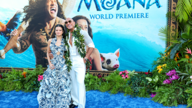 VAIANA, LA LÉGENDE DU BOUT DU MONDE | À L’OCCASION DE LA SORTIE AUJOURD’HUI AU CINÉMA DE LA NOUVELLE PRODUCTION DISNEY DÉCOUVREZ UN PREMIER EXTRAIT DU FILM AINSI QUE TOUTES LES PHOTOS DE L’AVANT-PREMIÈRE MONDIALE QUI S’EST TENUE HIER SOIR À LOS ANGELES