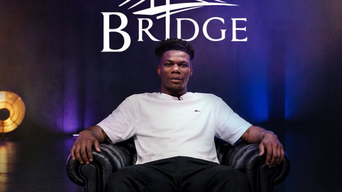 « THE BRIDGE » | LA NOUVELLE SAISON DU PODCAST ORIGINAL HULU INCONTOURNABLE D’AURÉLIEN TCHOUAMÉNI ARRIVE EN EXCLUSIVITÉ SUR DISNEY+