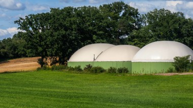 ENGIE signs major biomethane supply  agreement with Arkema to further reduce  the carbon footprint of its bio-based  polyamide 11 materials