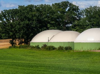 ENGIE signs major biomethane supply  agreement with Arkema to further reduce  the carbon footprint of its bio-based  polyamide 11 materials