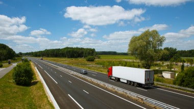 ENGIE, CEVA Logistics et SANEF s’allient pour décarboner le transport routier de marchandises