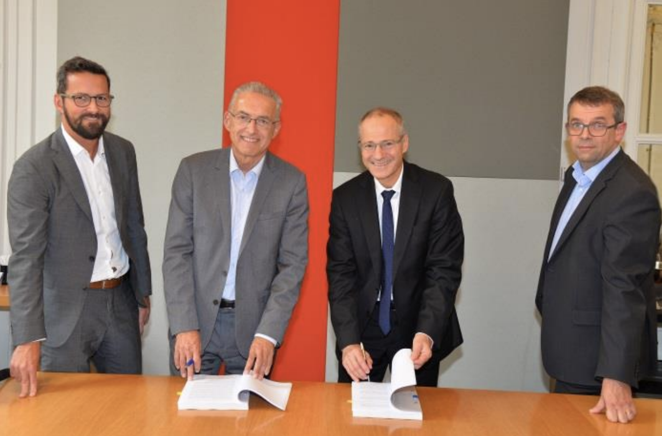 Signature d'un partenariat entre La France Mutualiste et AcommeAssure.com