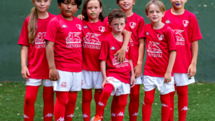 Generali encourage le sport amateur en France  avec le programme de sponsoring « Les Petits Lions du rugby »