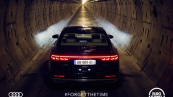 10 Audi A8 traversent la Manche par le Tunnel de service