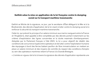 Signature des décrets d'application de la loi anti-dumping social en France