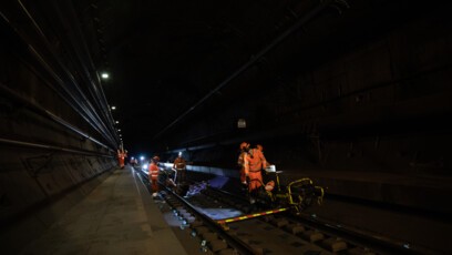 Preventive track maintenance operations in the Channel Tunnel