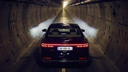 A special guest in the Tunnel
