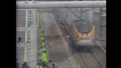 02 – Arrivée des deux Eurostar sur le terminal de Coquelles – 6 Mai 1994, Coquelles, 12h40 (heure locale)