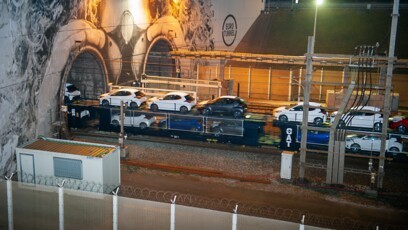 Nouveau trafic de fret ferroviaire transmanche avec CAT et Toyota