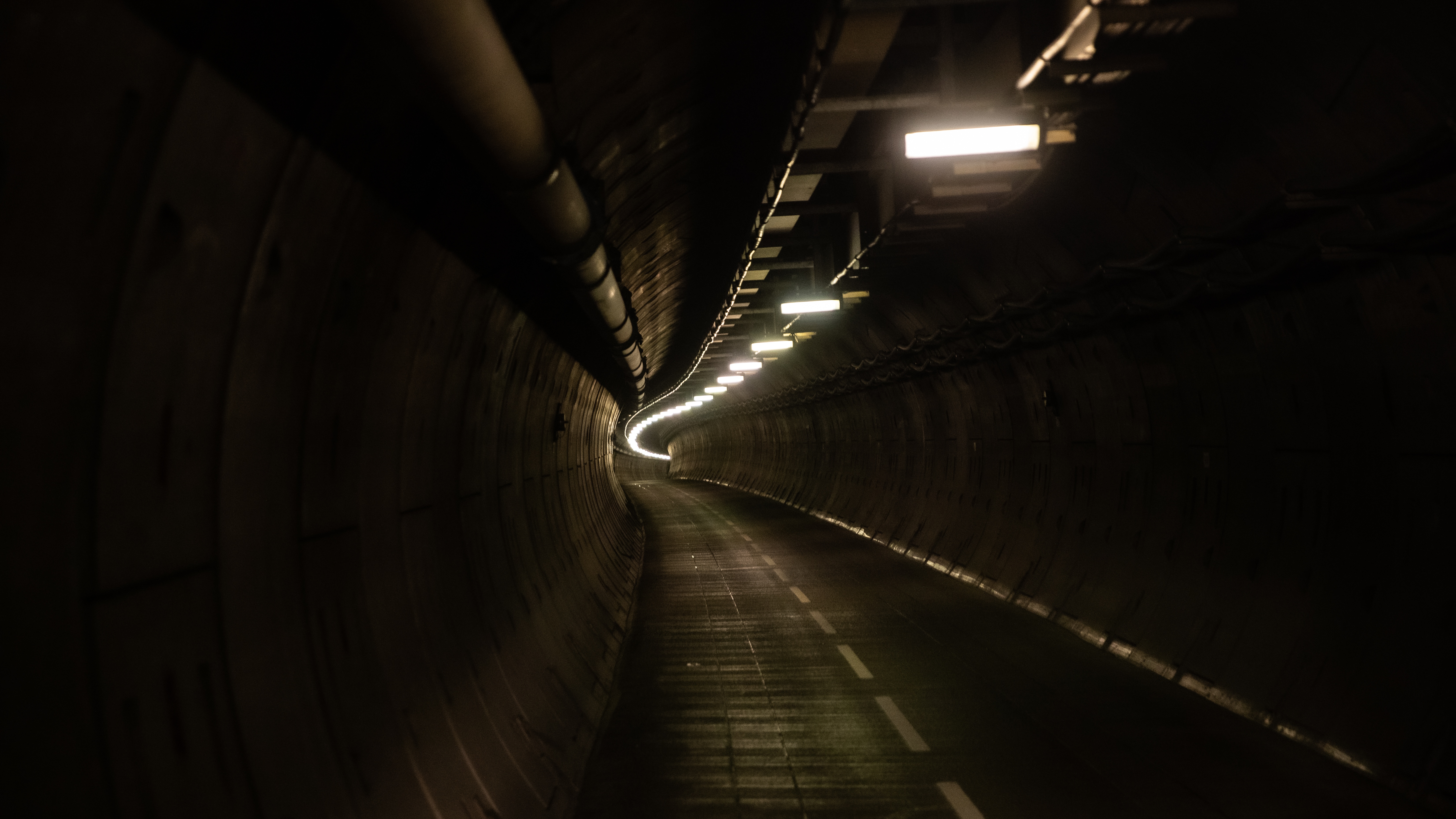 Le tunnel de service