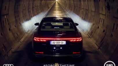 10 Audi A8 traversent la Manche par le Tunnel de service