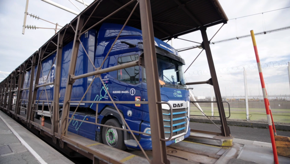 First electric heavy-goods vehicle travels through the Channel Tunnel with LeShuttle Freight
