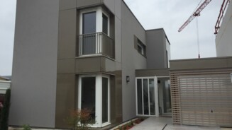 BUSSY-ST-GEORGES - Maison témoin ossature bois - façade avant.JPG
