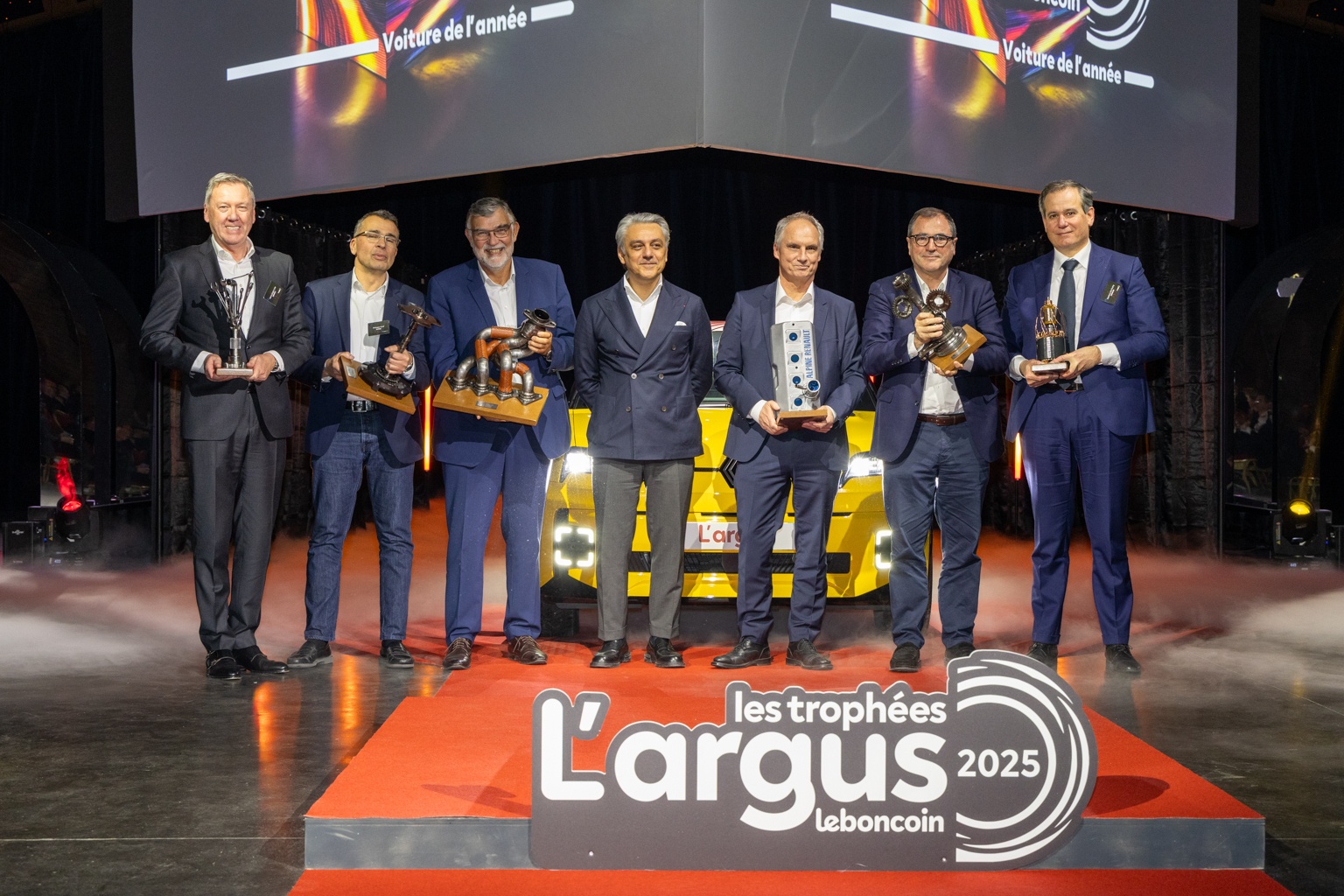 Equipe Renault Group qui remporte 5 trophées.jpg