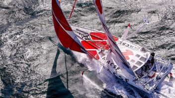 [PHOTO] L'IMOCA MACSF en navigation