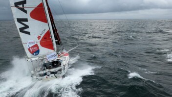 [PHOTO] L'IMOCA MACSF au large de la Bretagne