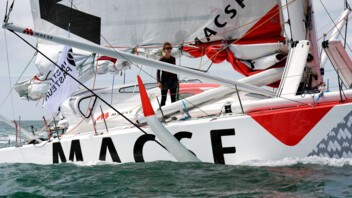 [PHOTO] Isabelle Joschke à l'arrivée de la Vendée Arctique Les Sables d'Olonne