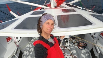 [PHOTO] Isabelle Joschke à bord de MACSF sur la Vendée Arctique Les Sables