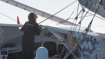 [PHOTO] Isabelle Joschke sur l'IMOCA MACSF au départ du vendée Globe