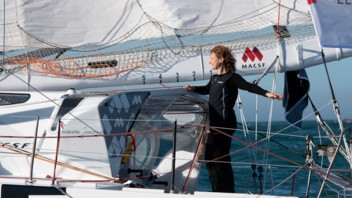 [PHOTO] Isabelle Joschke à bord de l'IMOCA MACSF