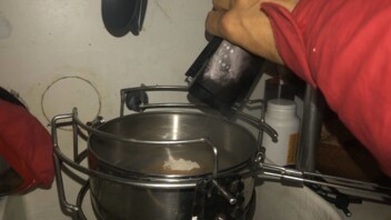 [PHOTO] La cuisine de l'IMOCA MACSF
