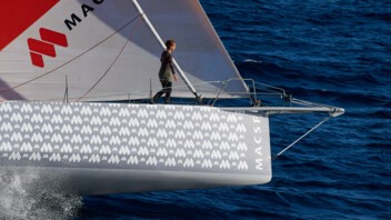 [PHOTO] Isabelle Joschke à bord de l'IMOCA MACSF