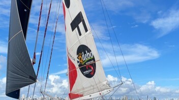[PHOTO] L'IMOCA MACSF à son arrivée à Bahia