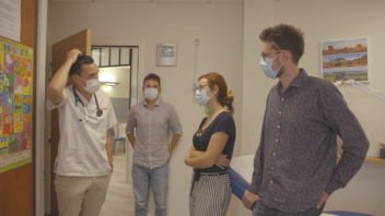 [PHOTO] Mathilde et Antoine dans une maison de santé