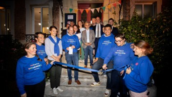 [PHOTO] Inauguration Fratries Colombes coupe du cordon  © Fratries - Thomas de Féraudy