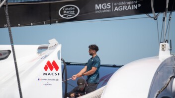 [PHOTO] Inoxtag au départ de la transatlantique sur l'IMOCA MACSF