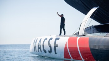 [PHOTO] Mike Horn à bord de l'Ultim MACSF