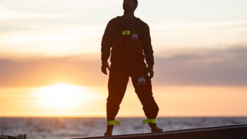 [PHOTO] Guirec Soudée sur le maxitrimaran MACSF