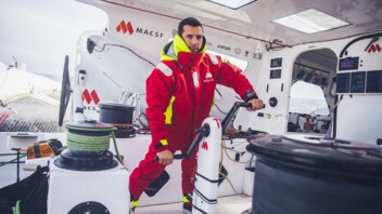 [PHOTO] Guirec Soudée à la manoeuvre sur l'Ultim MACSF