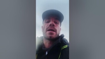 [VIDEO] Corentin Horeau sur MACSF contraint à l'abandon pour cause d'avarie Vendée Arctique 2026