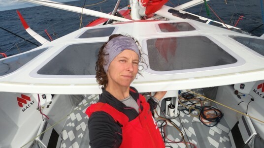 [PHOTO] Isabelle Joschke à bord de MACSF sur la Vendée Arctique Les Sables