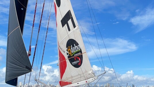 [PHOTO] L'IMOCA MACSF à son arrivée à Bahia
