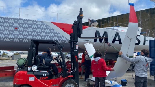 [PHOTO] Les foils remis en place sur l'IMOCA MACSF