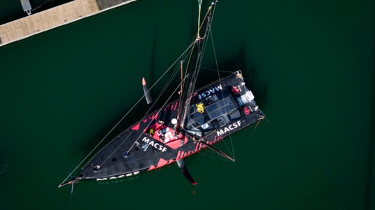 Mise à l’eau de l’IMOCA MACSF – Avril 2026 : Vue drone de l’IMOCA MACSF.jpg