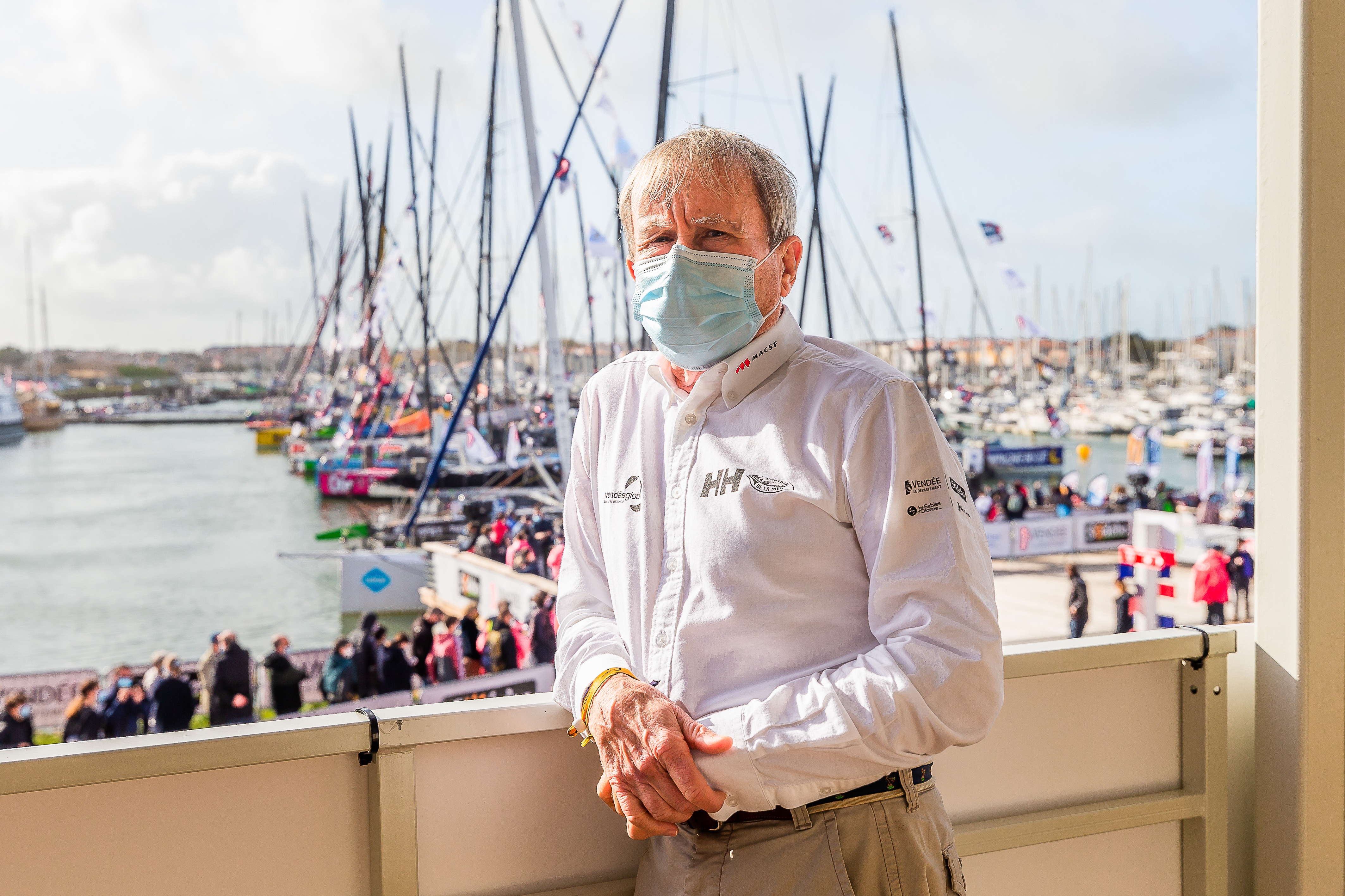 [PHOTO] Dr Jean-Yves Chauve, médecin du Vendée Globe sur le ponton aux Sables d'Olonne