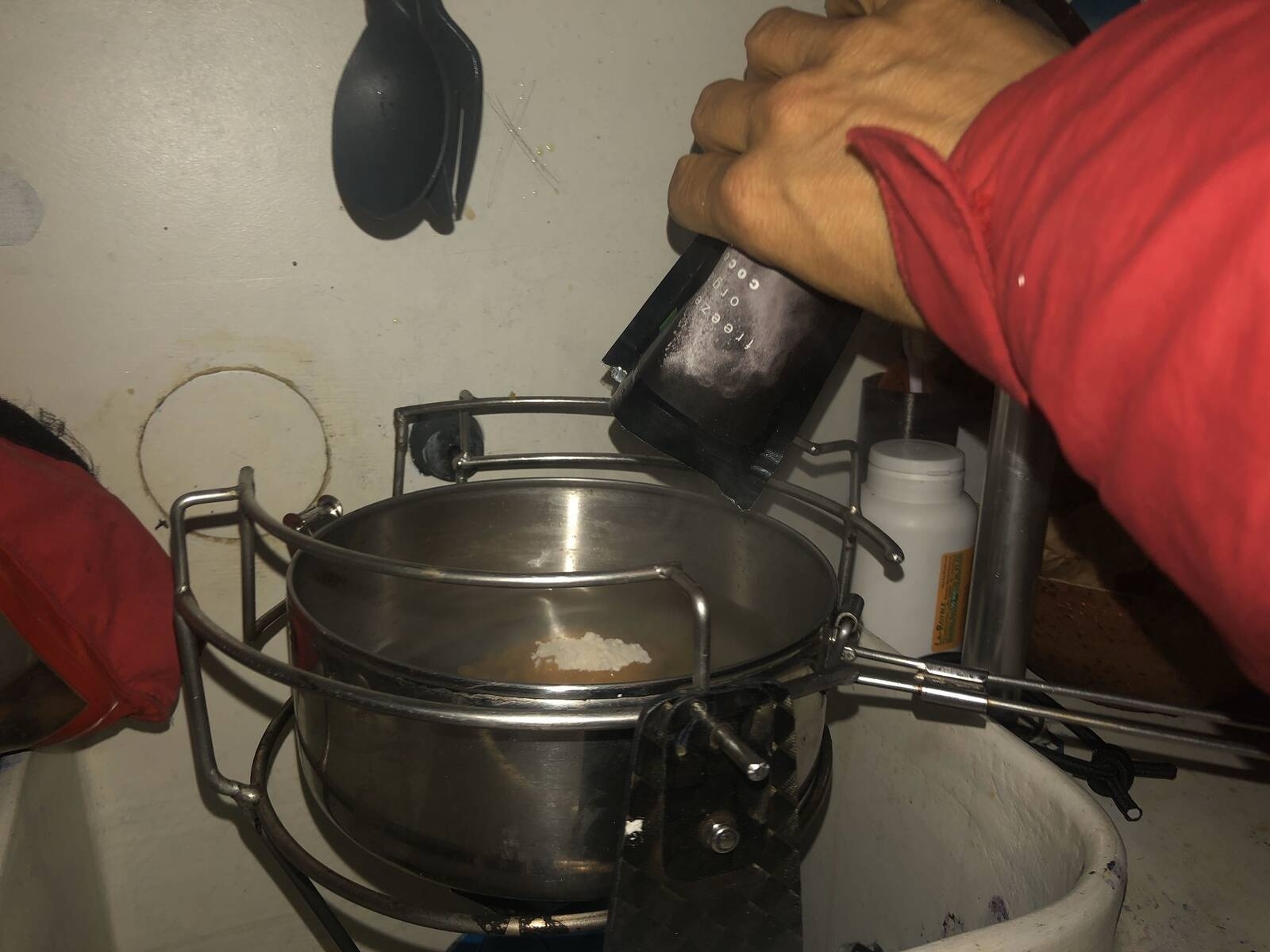 [PHOTO] La cuisine de l'IMOCA MACSF