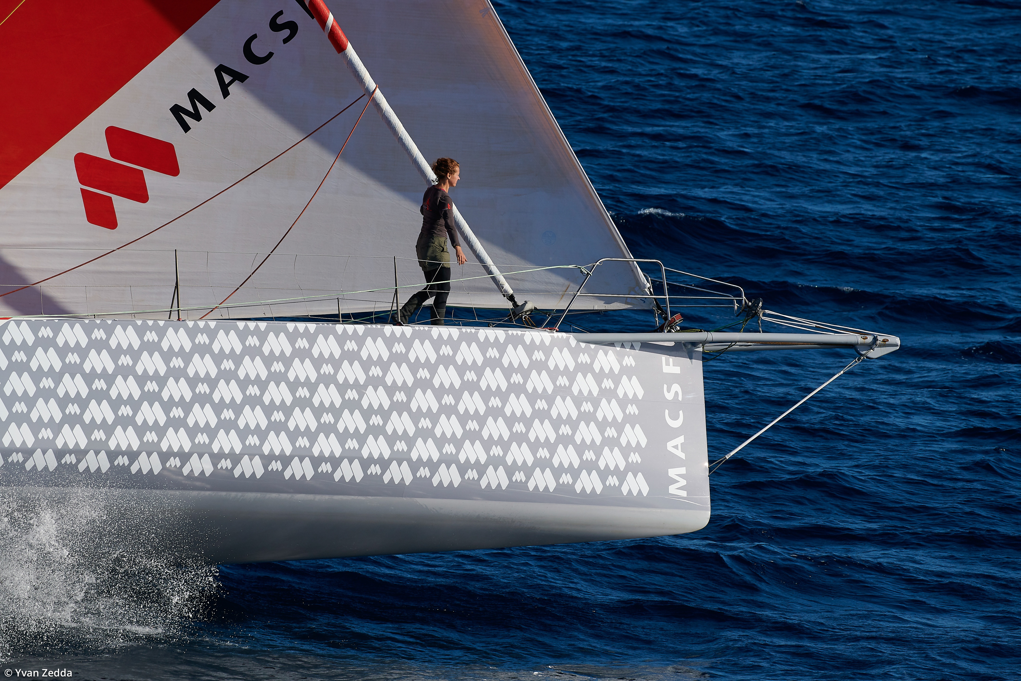 [PHOTO] Isabelle Joschke à bord de l'IMOCA MACSF