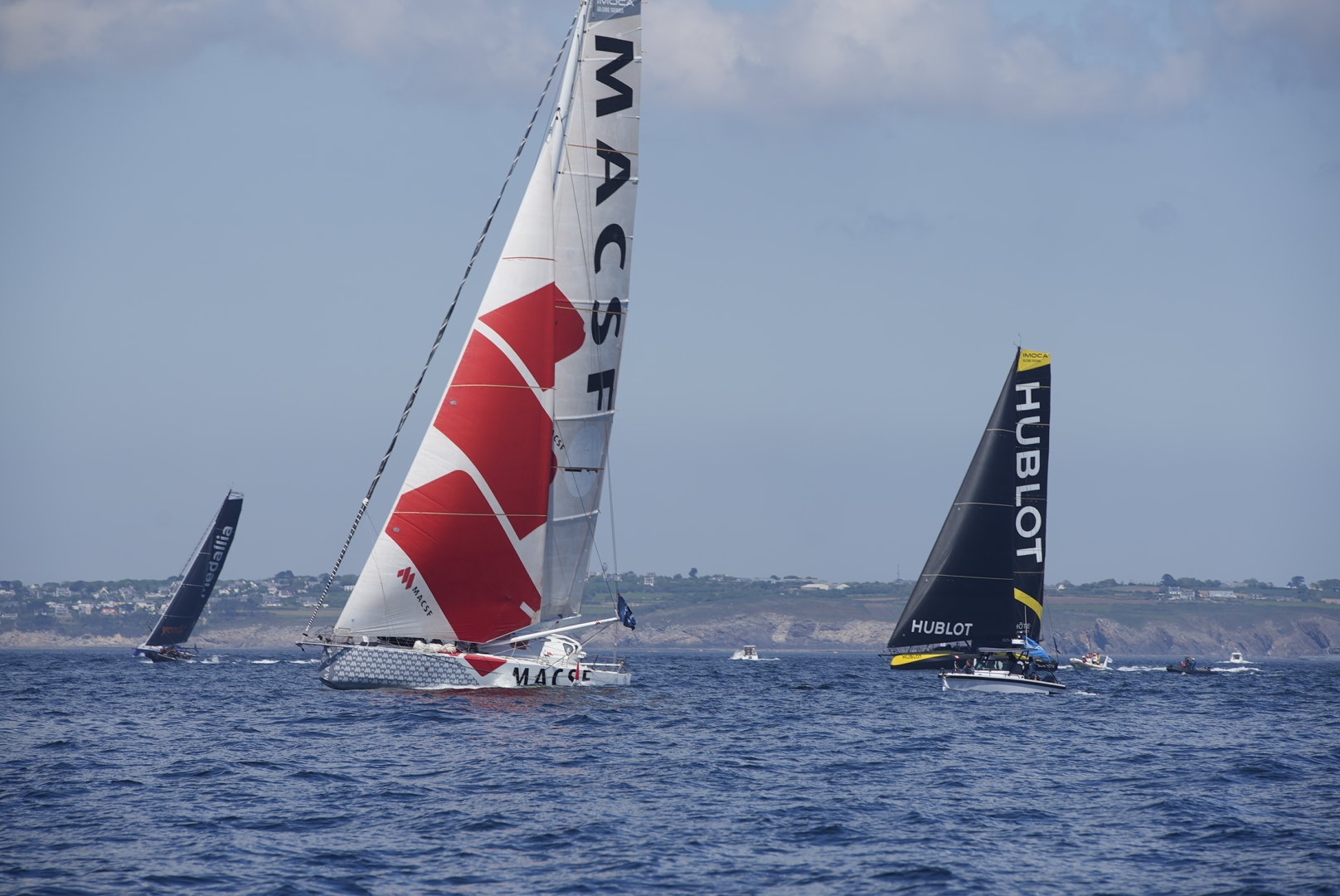 [PHOTO] Bon départ pour l'IMOCA MACSF