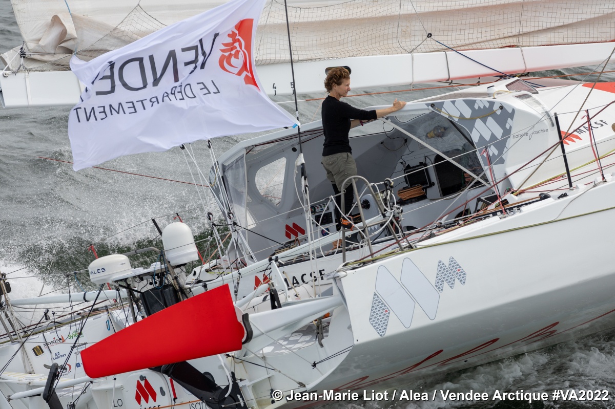 [PHOTO] Isabelle Joschke au départ de la Vendée Arctique 2022
